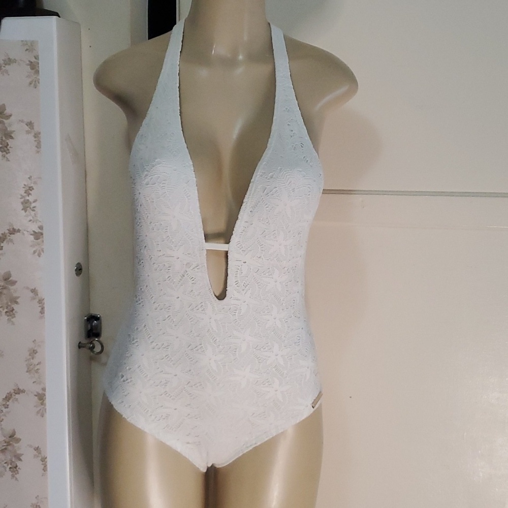 Women's Vince Camuto Lace Plunging V Neck One Piece Swimsuit Size 14